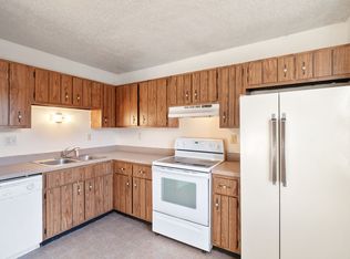 337 Mount Everest Dr APT A, Fenton, MO 63026