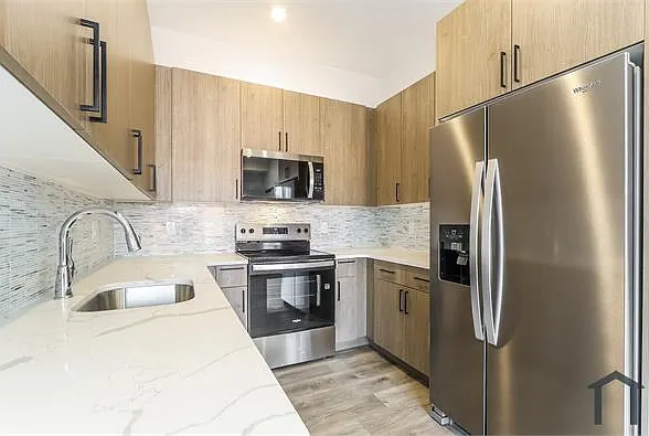 953 Belmont Ave — Photo 4