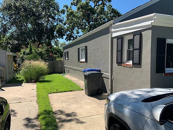 Driveway side 