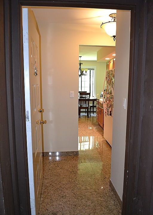 1st image of 26 Foxwood Cir