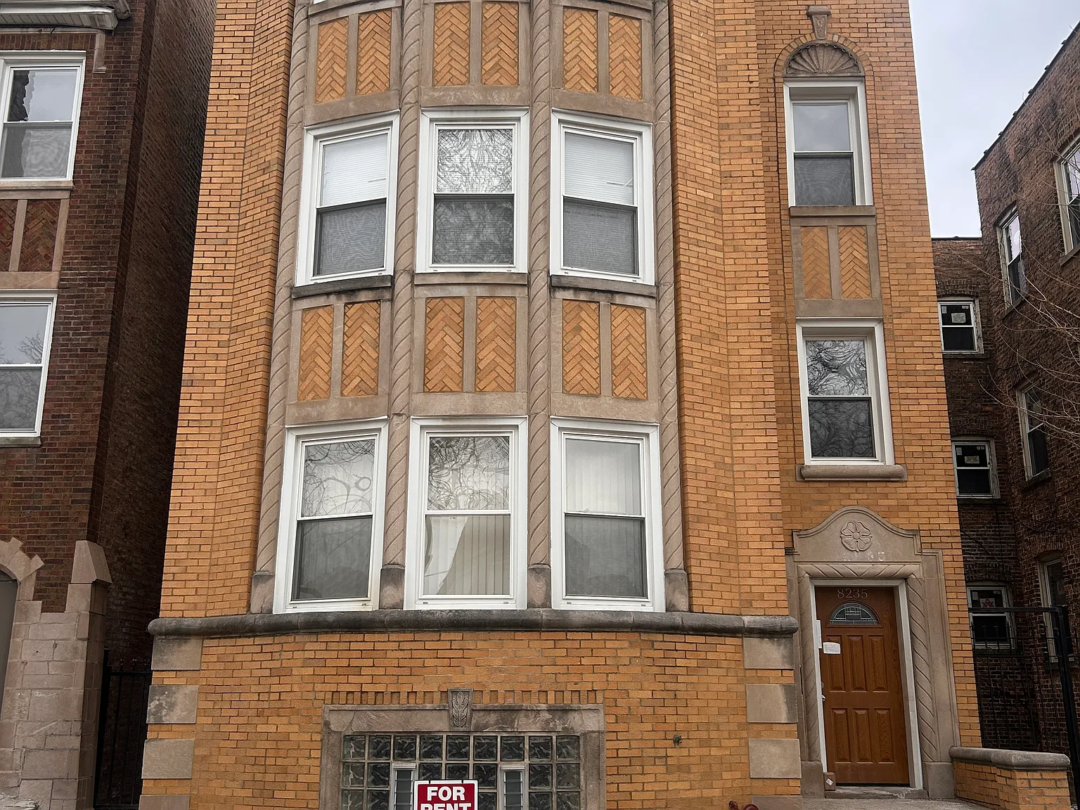 3 bed, 1100 sqft, $2,000 — Photo 1