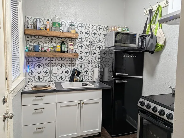 209 E Rosewood Ave #2 — Photo 6