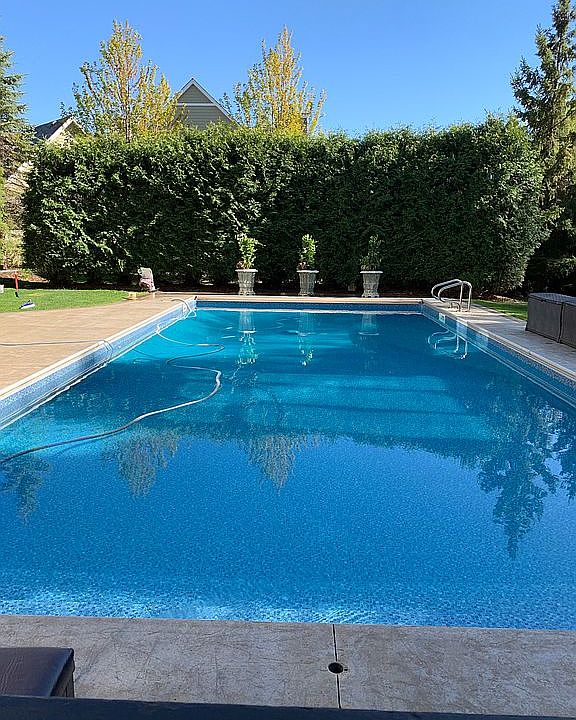 2nd image of 1285 Elsinore Cir
