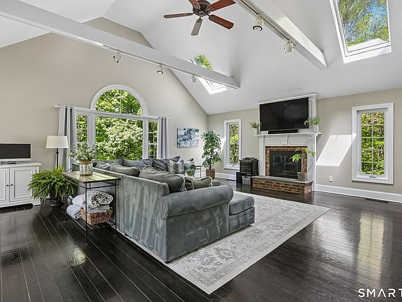 4th image of 239 Keeler Drive