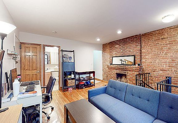 4th image of 30 W 73rd St APT 1