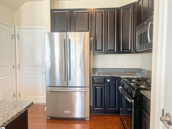 5th image of 126 Middleby Way