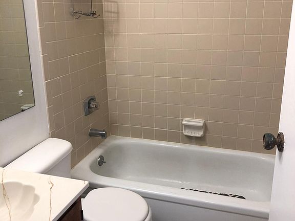 Full bath on 2nd floor