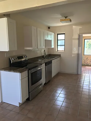 146 Laurie Dr Photo 1