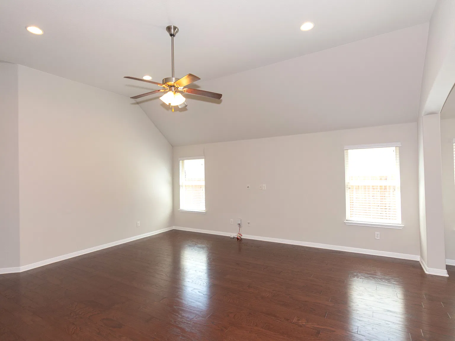 5 bed, 2231 sqft, $2,700 — Photo 4