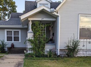 509 W Cherry St, Nevada, MO 64772