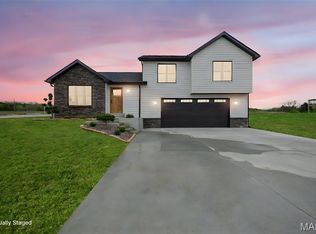 10204 Riehl Farm Dr, Potosi, MO 63664