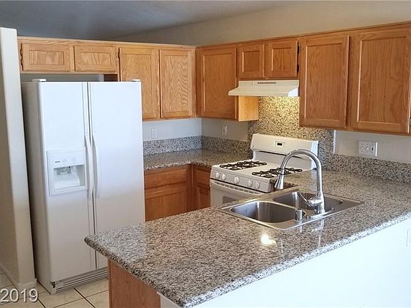 4th image of 8271 Broward Ln