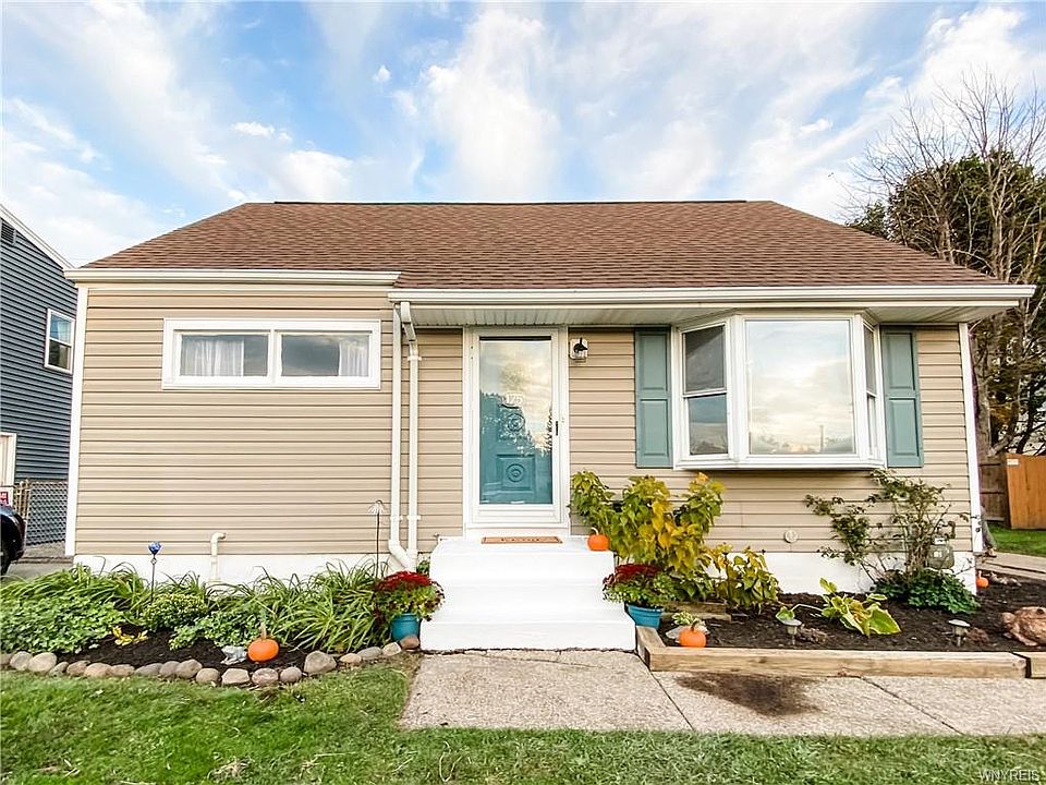 1st image of 175 Currier Ave