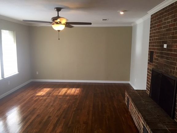 3rd image of 301 E Glendale St