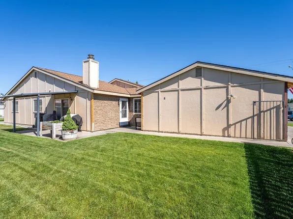 404 S Quillan Pl, Kennewick, WA 99336