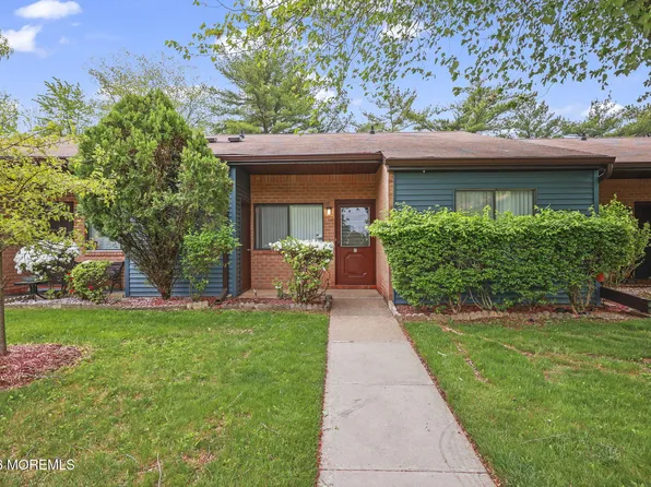 220 Medford Court #C, Manalapan, NJ 07726