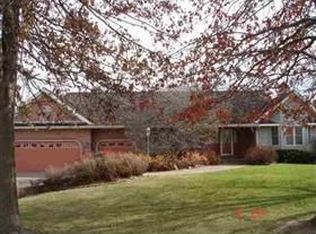 5 Brown Deer Cir, Coralville, IA 52241