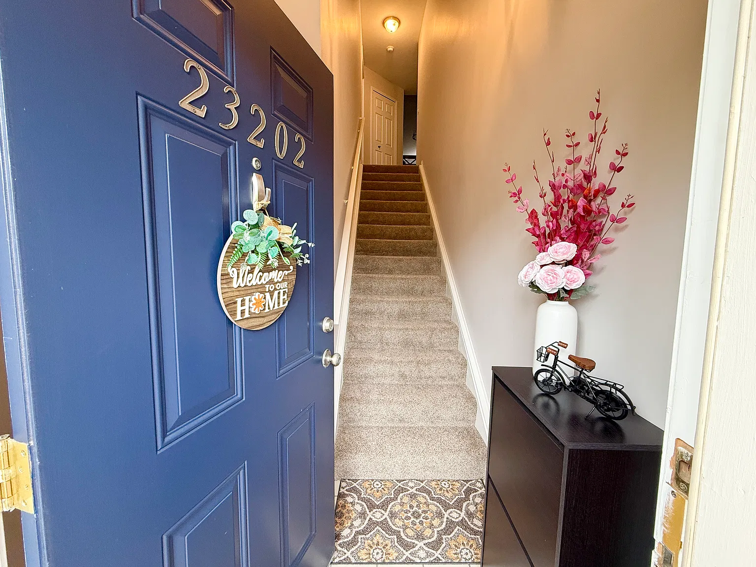 2 bed, 2041 sqft, $2,400 — Photo 2