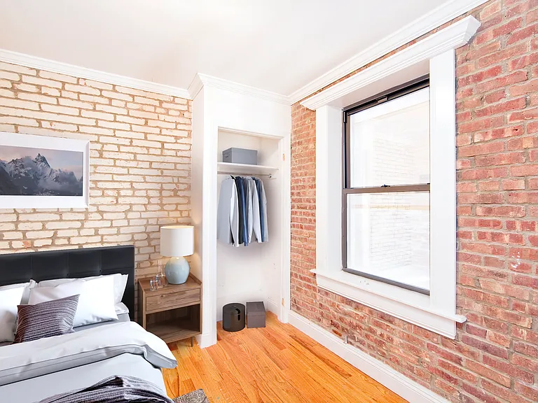 13 Essex St #18 — Photo 4