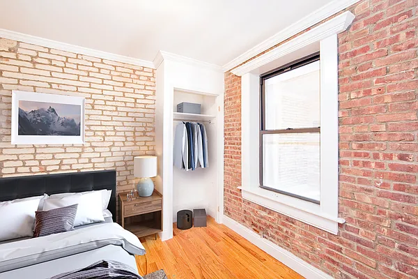 Rented by R New York | media 24