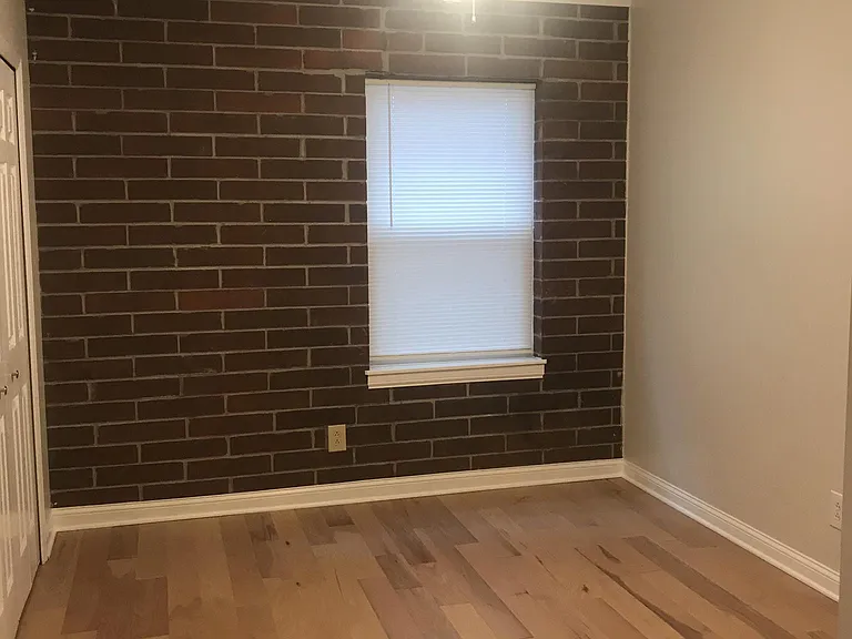 927 Main St — Photo 11