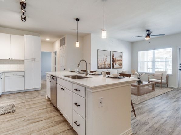 Residence at Gateway Village | 3415 Southbend Dr, Denison, TX