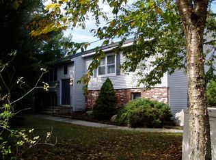 76 Franklin St #4, Derry, NH 03038