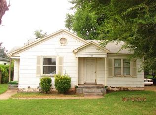 307 3rd St, Maysville, OK 73057