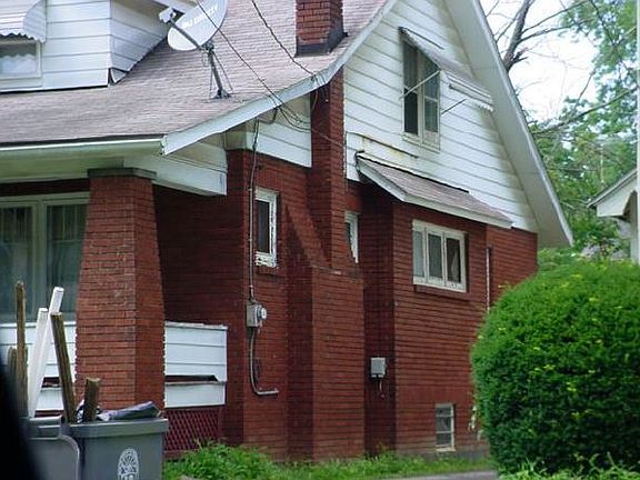 4th image of 338 Mistletoe Ave