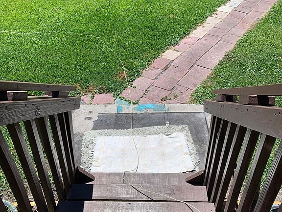 3rd image of 6584 Crooked Creek Ln
