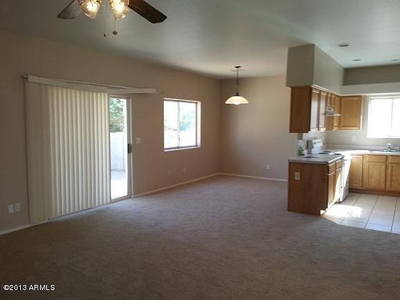 4th image of 674 W Fairway Cove Dr