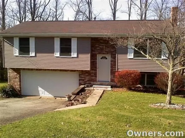 946 3rd St, North Huntingdon, PA 15642