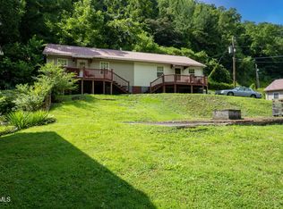 1053 Big Horn Dr, Grundy, VA 24614
