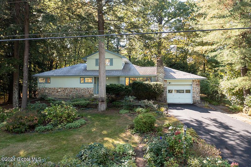 4th image of 51 Westphal Drive