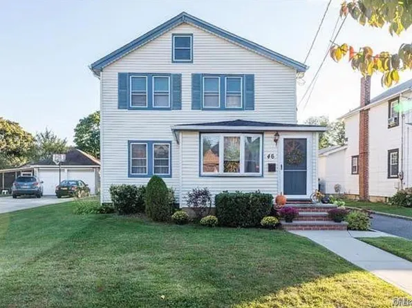 196 Rocklyn Avenue, Lynbrook, NY 11563
