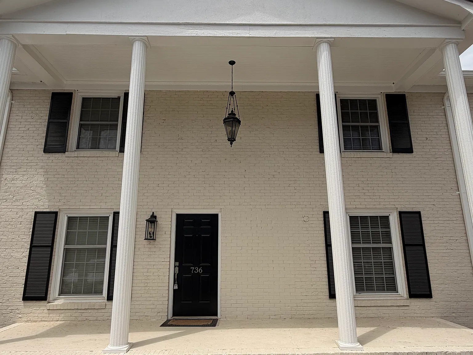 3 bed, 1704 sqft, $1,900 — Photo 1