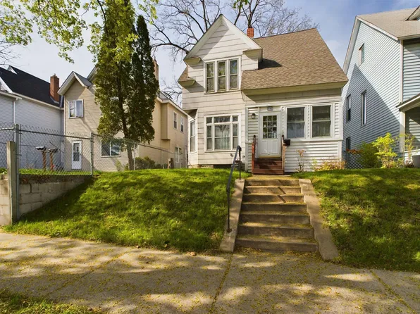 891 Thomas Ave, Saint Paul, MN 55104