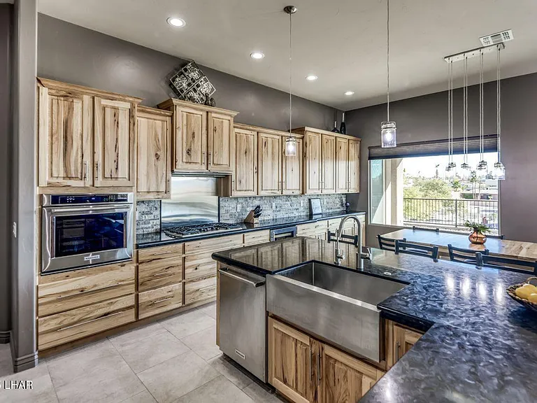 2520 Demaret Dr — Photo 18