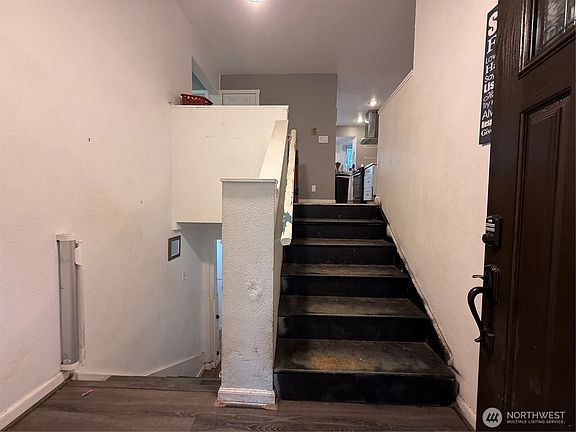 3rd image of 14861 Olympic Drive SE