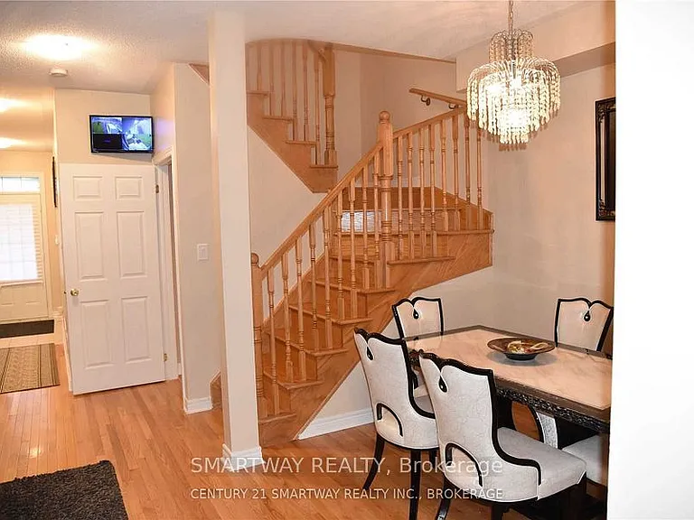 495 Meadowridge Ct — Photo 4