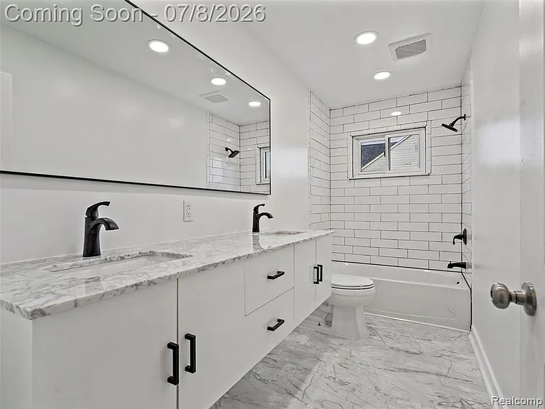 828 E 2nd St — Photo 10