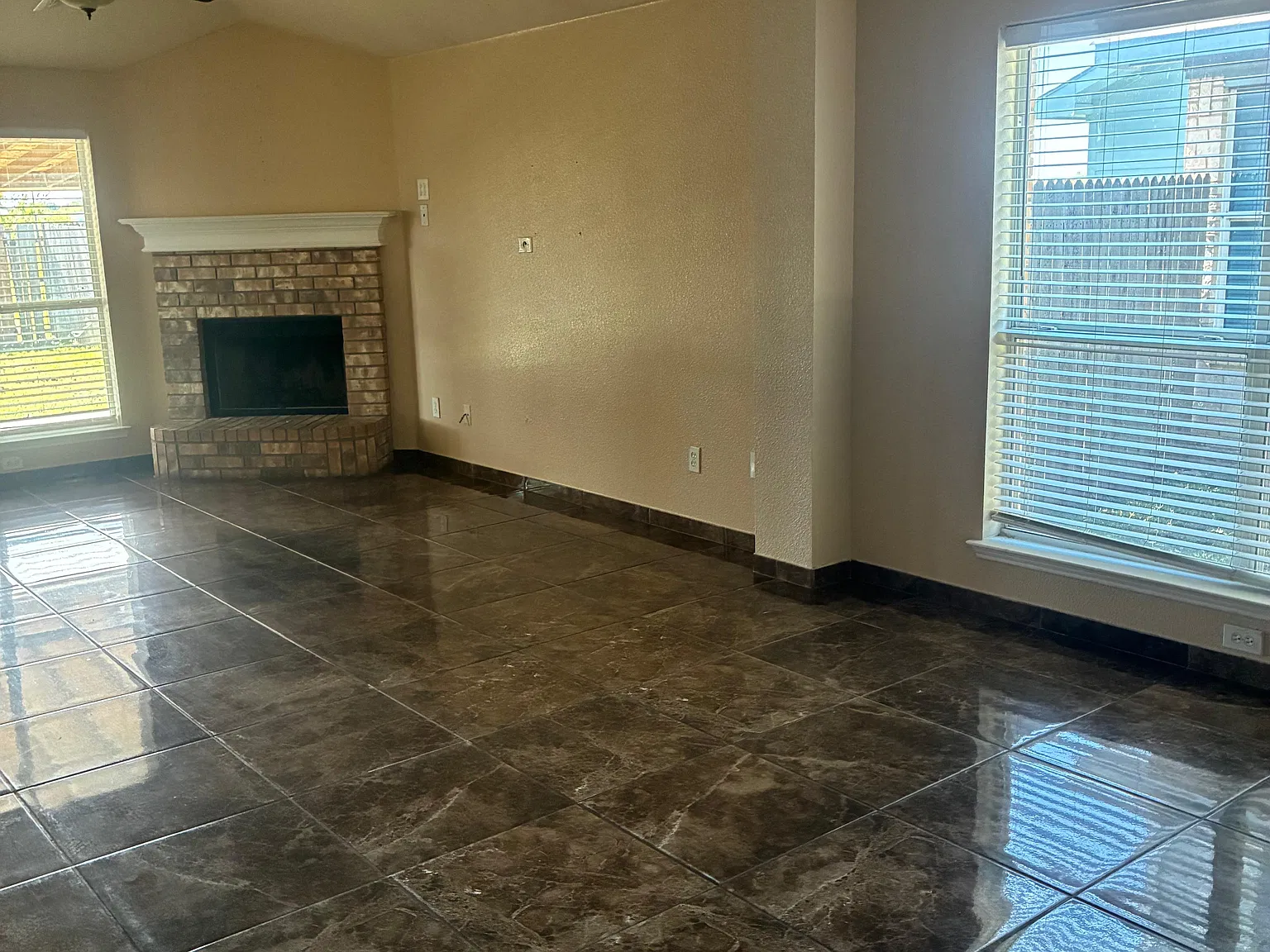 3 bed, 1444 sqft, $1,800 — Photo 3