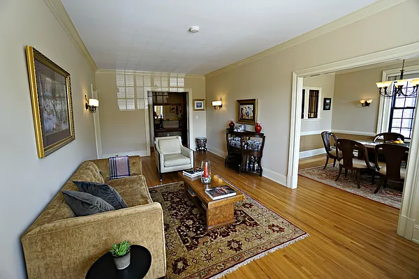 Sold by Anna Pinto Realty | media 38