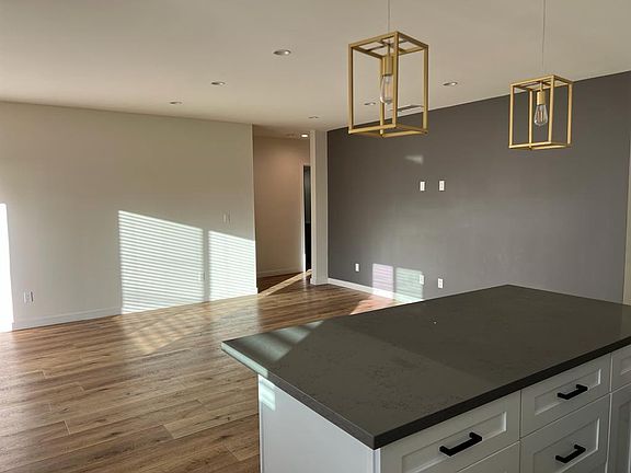 4th image of 6540 Gaviota Ave