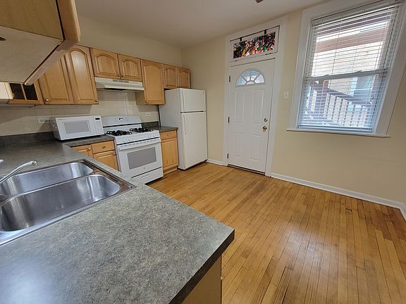 5th image of 6007 W Ardmore Ave #1