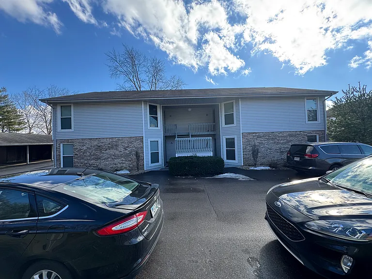 28 Shanda Ct #D — Photo 3