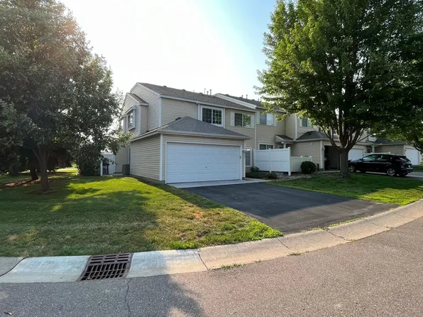 8906 Peep O Day Trl #8906, Eden Prairie, MN 55347