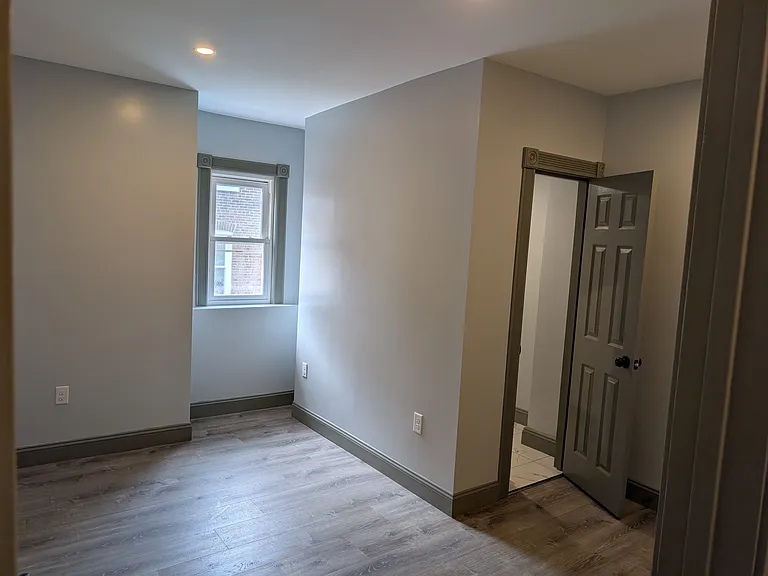 5334 Dresden Way — Photo 14
