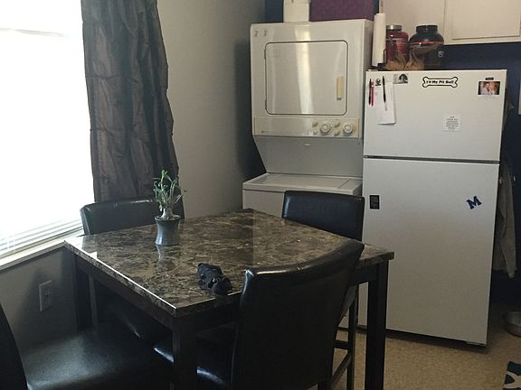 5th image of 1017 Fountain St APT 2