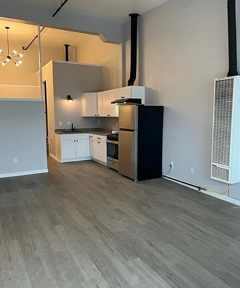 1157 6th Ave SE — Photo 2